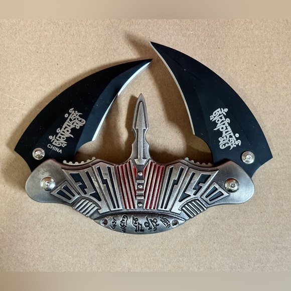 Vintage UFO Fantasy Knife with Stand - Picture 8 of 13